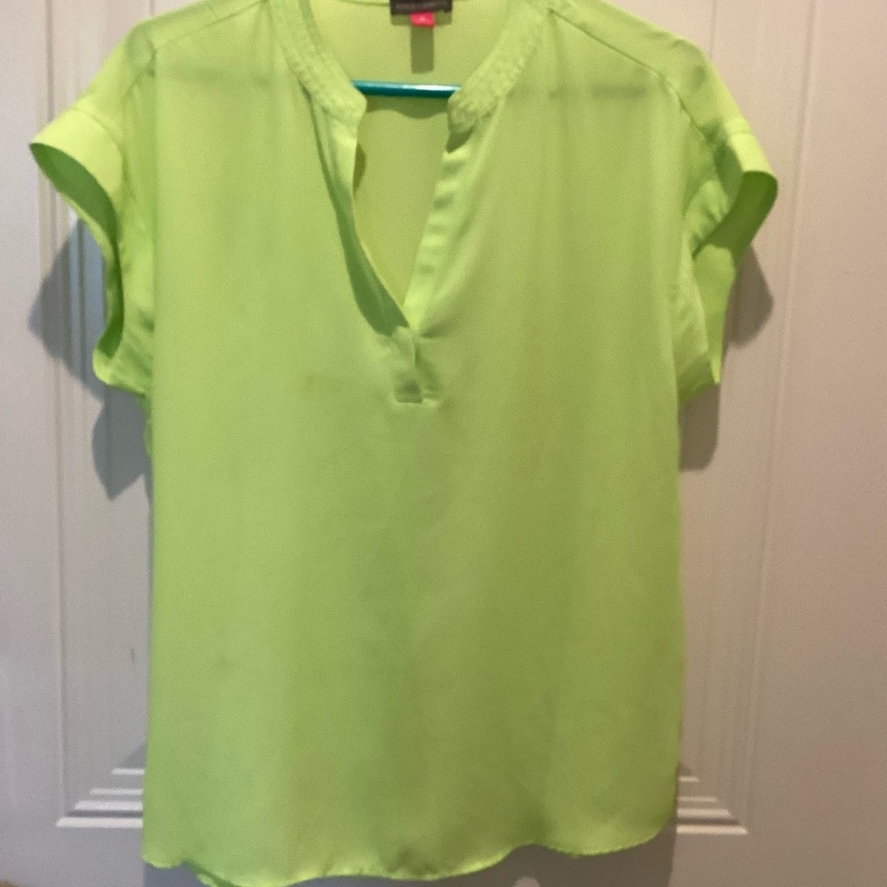 Vince Camuto Neon Lime Split V-Neck Short Sleeve Blouse